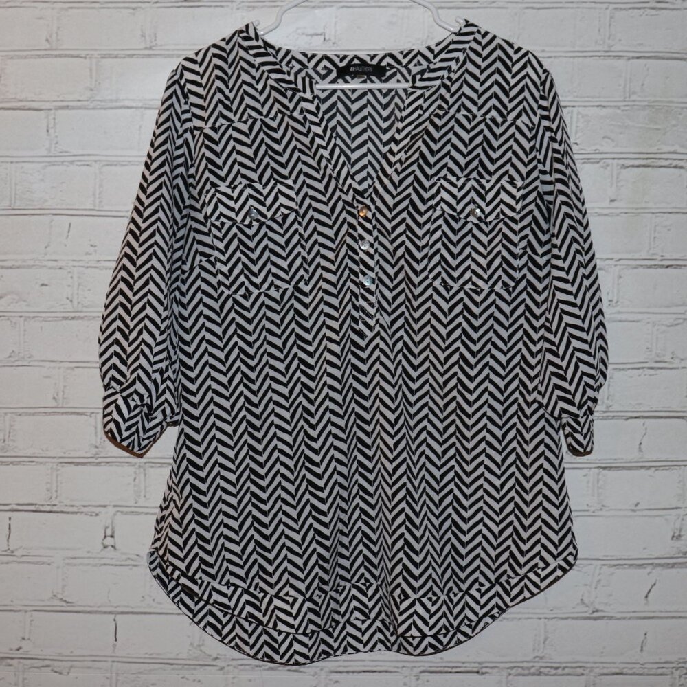 41 Hawthorn Black and White Chevron Print Blouse
